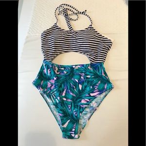 Cupshe Women’s One Piece Bathing Suit